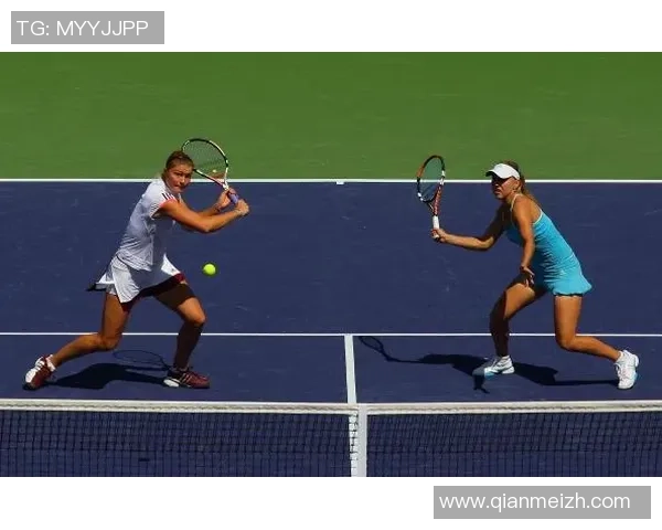 赛后分析:杭州网球队与深圳网球队技术对决的精彩瞬间与战术解析 赛后分析:杭州网球队与深圳网球队技术对决的精彩瞬间与战术解析